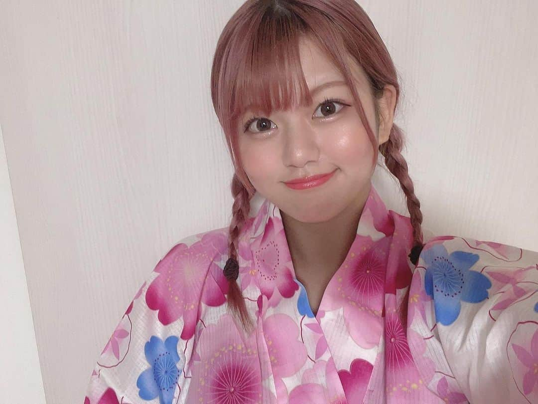 梅咲遥さんのインスタグラム写真 - (梅咲遥Instagram)「顔丸め三つ編み👅💗  #浴衣」8月28日 23時52分 - umesaki_haruka