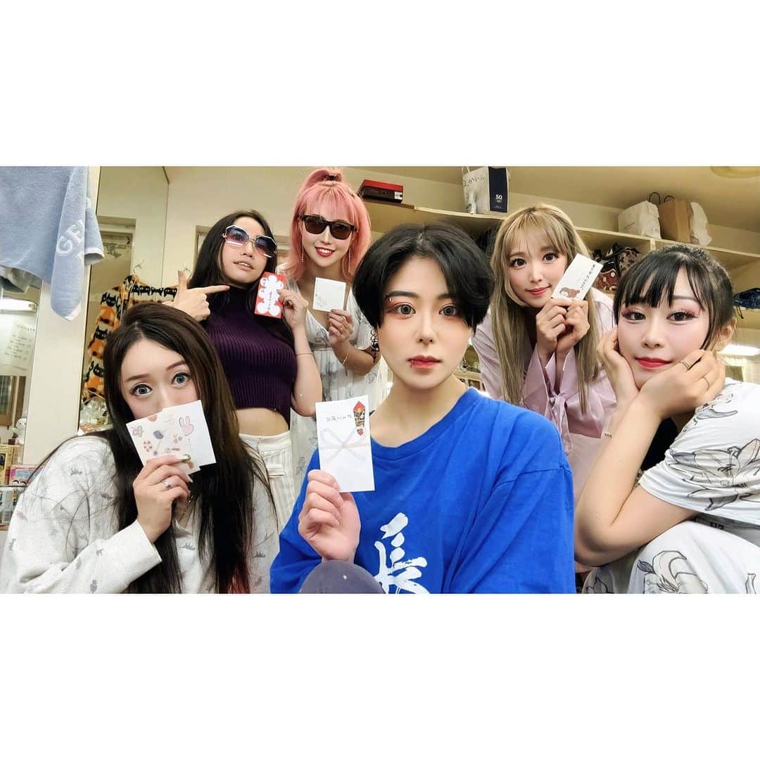 武藤つぐみのインスタグラム：「2023.0828.𝙼𝚘𝚗🏍  皆様有難う😊️🩵 大好きな人達Love💜 #浅草ロック座 #peaceloverock #PLRvol3 #大入 #感謝するにだ」