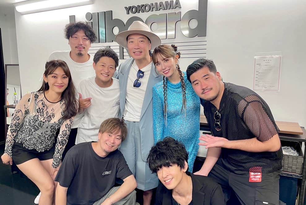 May J.さんのインスタグラム写真 - (May J.Instagram)「“May J. Billboard Live Tour 2023” 大阪、東京、横浜、全6公演無事に終えることができました👏 絶対にいいライブにするという気合いと、ほんの少しの不安もあったけど、皆さんのサポートのおかげで最高な形でラストまで走り抜くことができました！なかなかできない経験だったし、みんなと一緒に本当に素敵な時間を過ごせて一生の思い出になりました。ファイナルステージで泣いているファンの方を見た瞬間もらい泣きしそうになった🥲そして楽屋に戻った瞬間、達成感と寂しさと、色々な不安から解放されて、訳わからないくらい大泣きしました🤣 こんなに幸せな時間を一緒に作ってくれた全てのみんなに心から感謝しています。 本当に、本当にありがとう🥹🤍 少しでもみんなにパワーを届けられていたら嬉しいです！！ ファイナルは新曲のリリース日でもあり、"Spread Love"の制作に携わってくれた　@ryosukeimai  @tasukumaeda  @gabriel.issei  も観にきてくれて、更に豪華なラストになりました！ バンマスの　@shokamijo  くんをはじめ、バンドメンバーのみんな、素晴らしい演奏をありがとう🤍 @mari_ishida @kenshitakimoto  @bandohsatoshi  @yamaguchi_shuhei  @yukinorikbinoue   年内はワンマンライブの予定がもうないけれど、新曲もたくさん制作してるし、来年は2月からミュージカル「ボディーガード」の出演もあるし、4月頃にはオリジナルアルバムをリリースする予定なので、是非楽しみにしていてほしいです！ でもまずは、新曲"Spread Love”を鬼リピしてね🫶 Thank you all for your love and support 🤍 I’ll see you again soon 🫶  #BillboardLiveTour #ThankYou」8月28日 23時55分 - mayjamileh