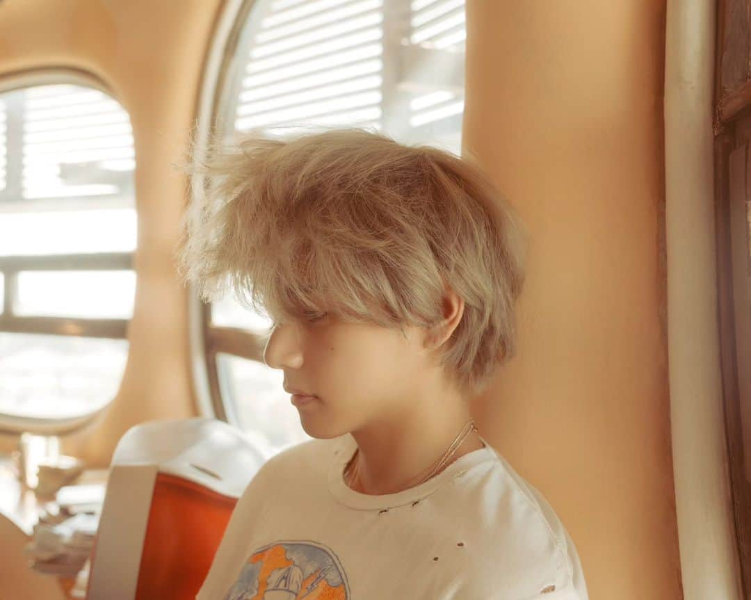 BTSさんのインスタグラム写真 - (BTSInstagram)「#V #뷔 #V_Layover Photo 3」8月29日 0時00分 - bts.bighitofficial