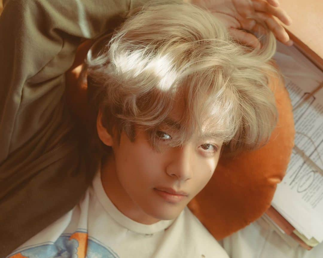 BTSさんのインスタグラム写真 - (BTSInstagram)「#V #뷔 #V_Layover Photo 3」8月29日 0時00分 - bts.bighitofficial