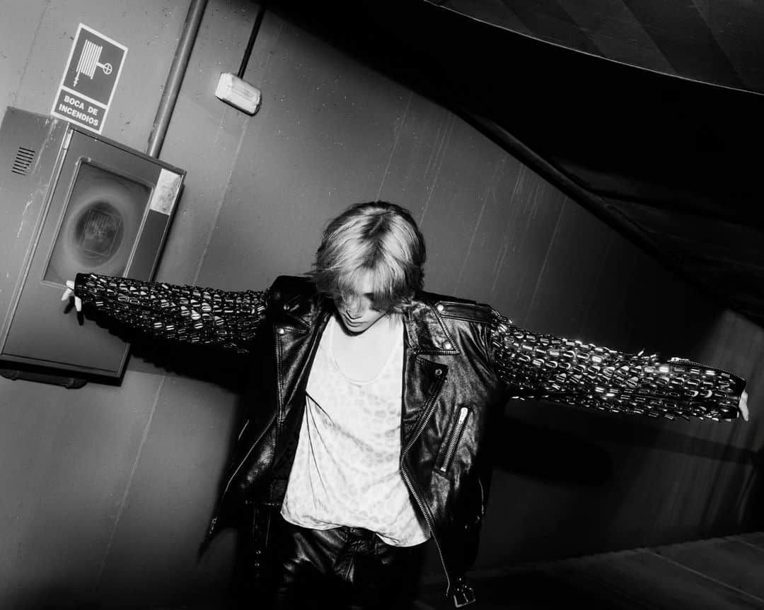 BTSさんのインスタグラム写真 - (BTSInstagram)「#V #뷔 #V_Layover Photo 3」8月29日 0時00分 - bts.bighitofficial