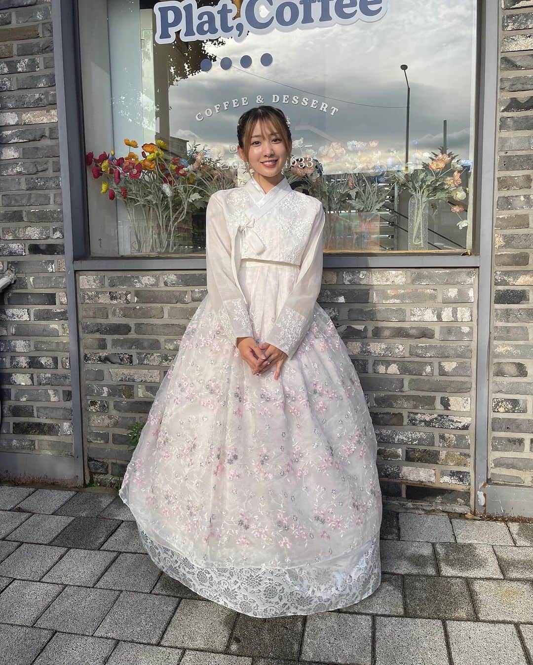 山口瑠璃さんのインスタグラム写真 - (山口瑠璃Instagram)「チマチョゴリ着た🇰🇷  #チマチョゴリ #韓国旅行 #韓服 #한국 #한복」8月29日 0時00分 - chacha_ruri_