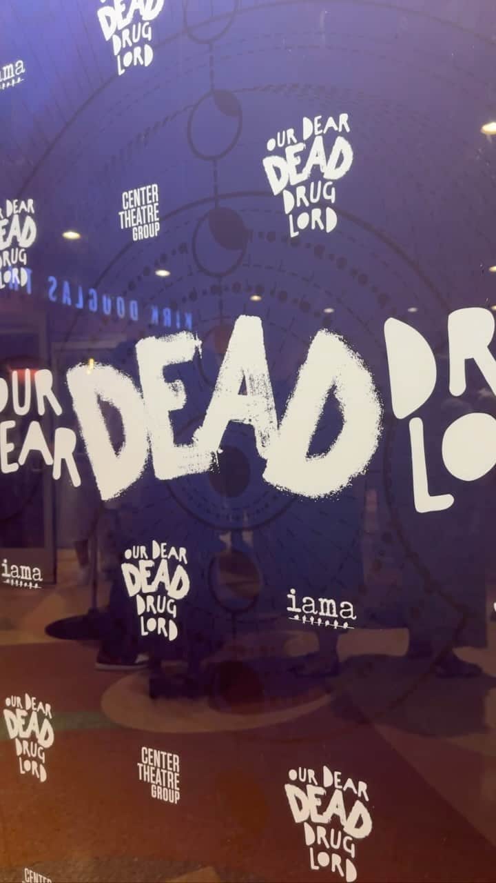 アダム・シャピロのインスタグラム：「Opening night of @ctgla @iamatheatre’s #OurDearDeadDrugLord… run to see this play. It’s so so good.」