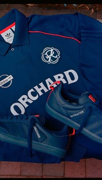 adidas Skateboardingのインスタグラム：「⚽️ /// Check out the upcoming Orchard x New England Revolution collection as Mark Suciu & Devin Woelfel skate through Boston’s iconic Freedom Trail in route to @orchardshop 🍏.  The Orchard x New England Revolution collection by adidas Skateboarding available exclusively at @orchardshop and @nerevolution September 1st. Available at adidas.com/skateboarding, and select skate shops worldwide September 2nd.  🎥 @thomaspurtell, @_vx_lee  #adidasSkateboarding #Orchard #NERevs #mls」