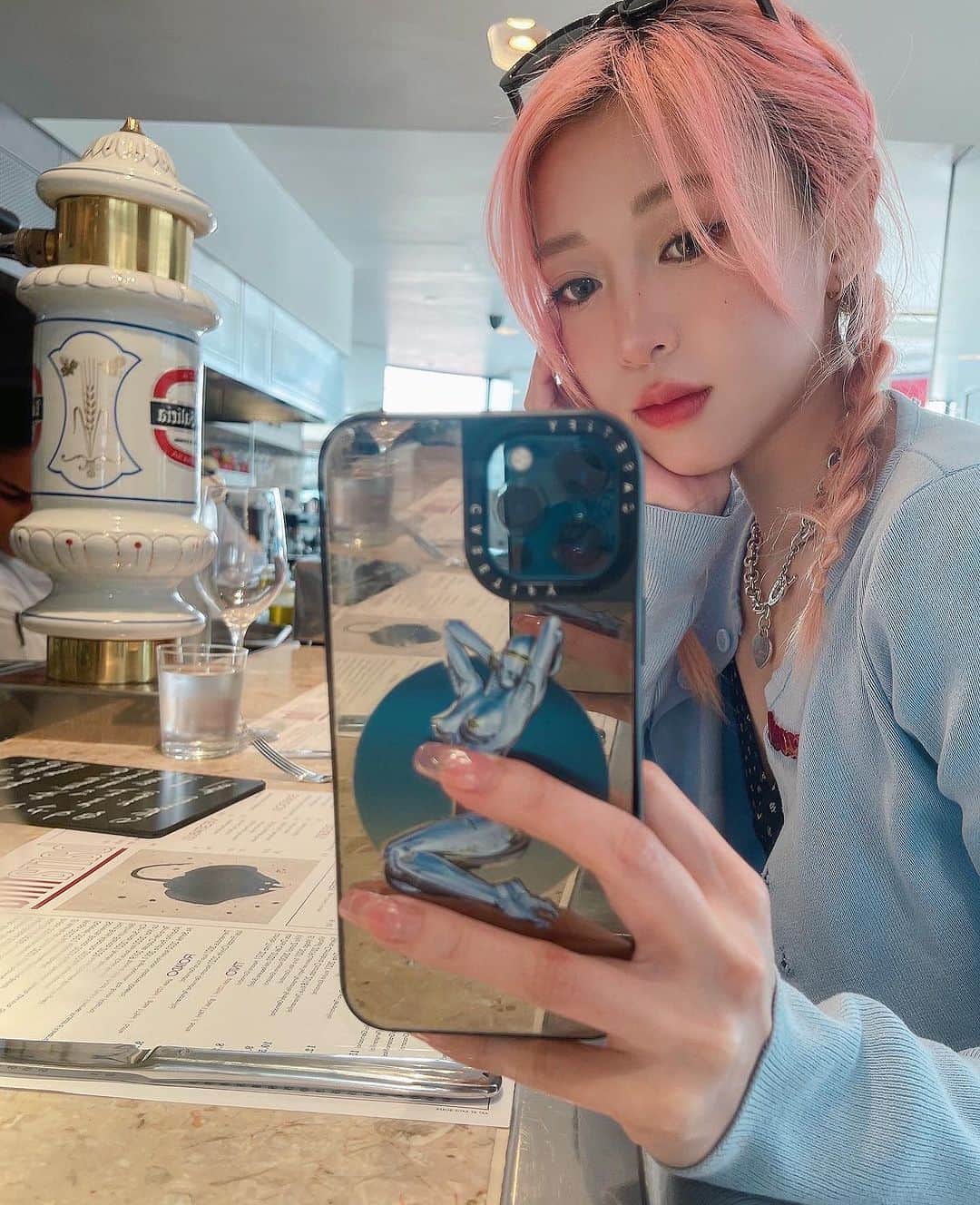 Eva Cheung☆のインスタグラム：「𝒂 𝒅𝒂𝒚 𝒕𝒐 𝒃𝒆 𝒉𝒆𝒂𝒍𝒆𝒅 𝒃𝒚 𝒇𝒐𝒐𝒅 🫶🏻🍽️   是被食物治愈的一天~💓 Nice Nice~😋  倫敦🇬🇧米芝蓮一星西班牙餐廳 @barrafinalondon   📍10 Adelaide St, London WC2N 4DH  #michelinstar #restaurant #barrafinalondon #spanishrestaurant #spanish #spanishtapas  #spanishfood #londonfood #ukinfluencer #london」