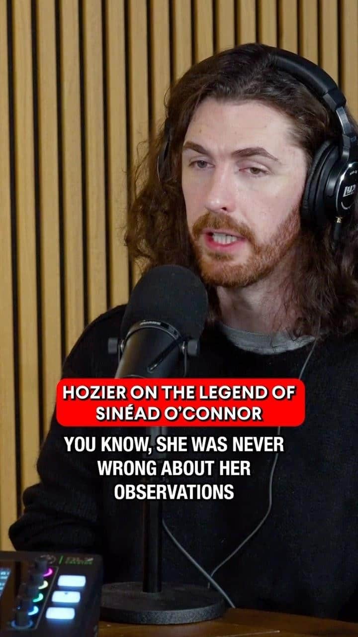 scottlippsのインスタグラム：「“I’m having to reckon with the fact that in many ways I’m kind of walking roads that she paved, and she paved at great cost.”  @hozier pays tribute to his fellow Irish person, Sinéad O’Connor, on the latest episode of @lippsservicepod with @scottlipps. He also tells us about his new album, a chance dinner with Joni Mitchell, the strangest pronunciations of his name, and much more. #mackie @mackiegear  Full episode at the link in bio!」