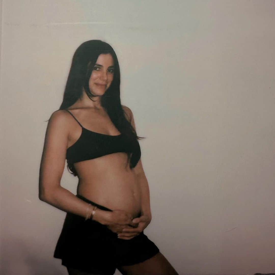 ローレン・ペルツさんのインスタグラム写真 - (ローレン・ペルツInstagram)「Oops! I did it again 🤰🏻🍼」8月29日 0時58分 - laurenperez