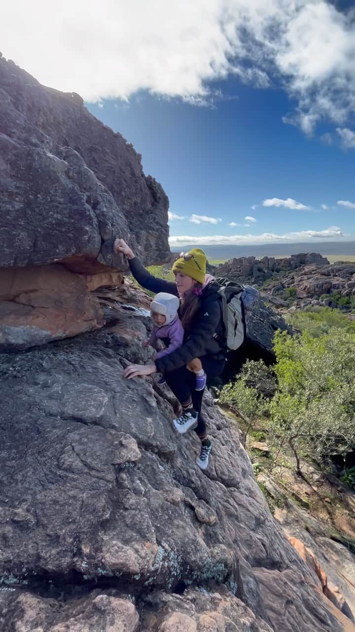 ペイジー・クラッセンのインスタグラム：「Home from Rocklands with the strongest and sorest legs of my life. @lasportivana with that sticky tread when it counts!」