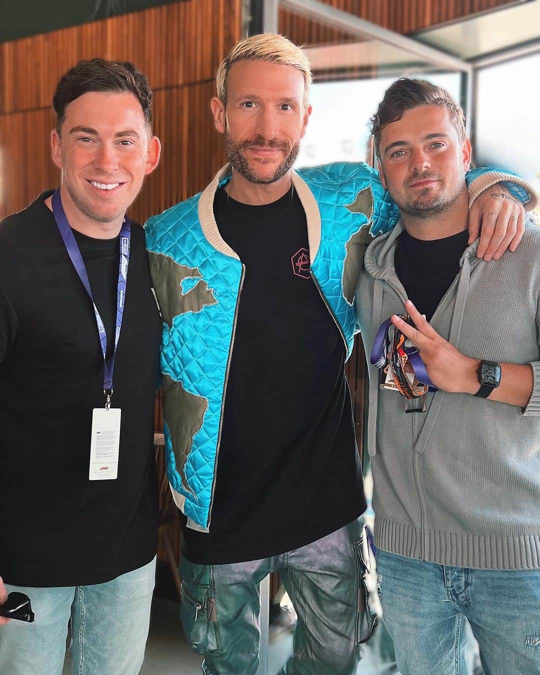 ドン・ディアブロのインスタグラム：「A day at the races with the homies 🏎」