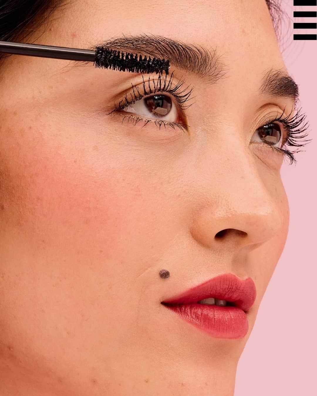 セフォラさんのインスタグラム写真 - (セフォラInstagram)「Avez-vous déjà ajouté le nouveau mascara Fan Fest de @benefitfrance à votre collection ? 👀 Commentez l'émoji de votre mascara Benefit préféré dans les commentaires ! ⁣ ⁣ Vous ne savez pas quoi choisir ? Pour un lift et un volume longue tenue de 24 heures, optez pour le mascara #FanFestmascara.⁣ ⁣ #SephoraFrance #BenefitFrance #FanFestMascara」8月29日 1時00分 - sephorafrance