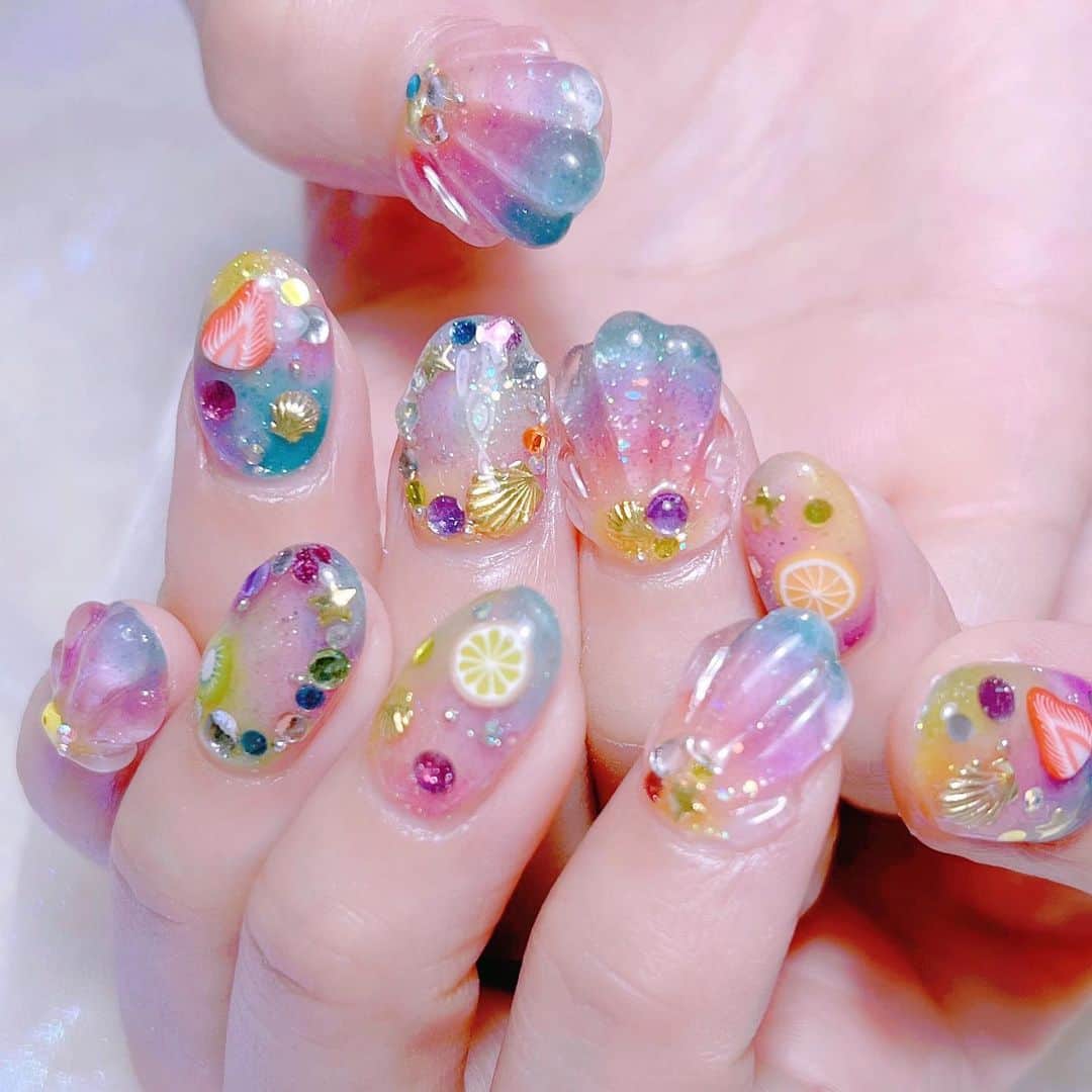 なかやまちえこさんのインスタグラム写真 - (なかやまちえこInstagram)「なつのねいる🌈⠀ ⠀ @aldiousmarina さん⠀ ⠀ @aby_sharenail #nail #nails #nailart #ネイル #美甲 #ネイルアート  #japanesenailart #manucure #japanesenails #manicurist #gelnails #أظافر #네일아트 #미용  #เพ้นท์เล็บ #artedeuñas #เพ้นท์เล็บเจล #ジェルネイルデザイン #ネイルデザイン #nagelkunst #サマーネイル #summernails #夏ネイル #派手かわネイル @pregel.jp @preanfaofficial」8月29日 1時03分 - chiekonakayama