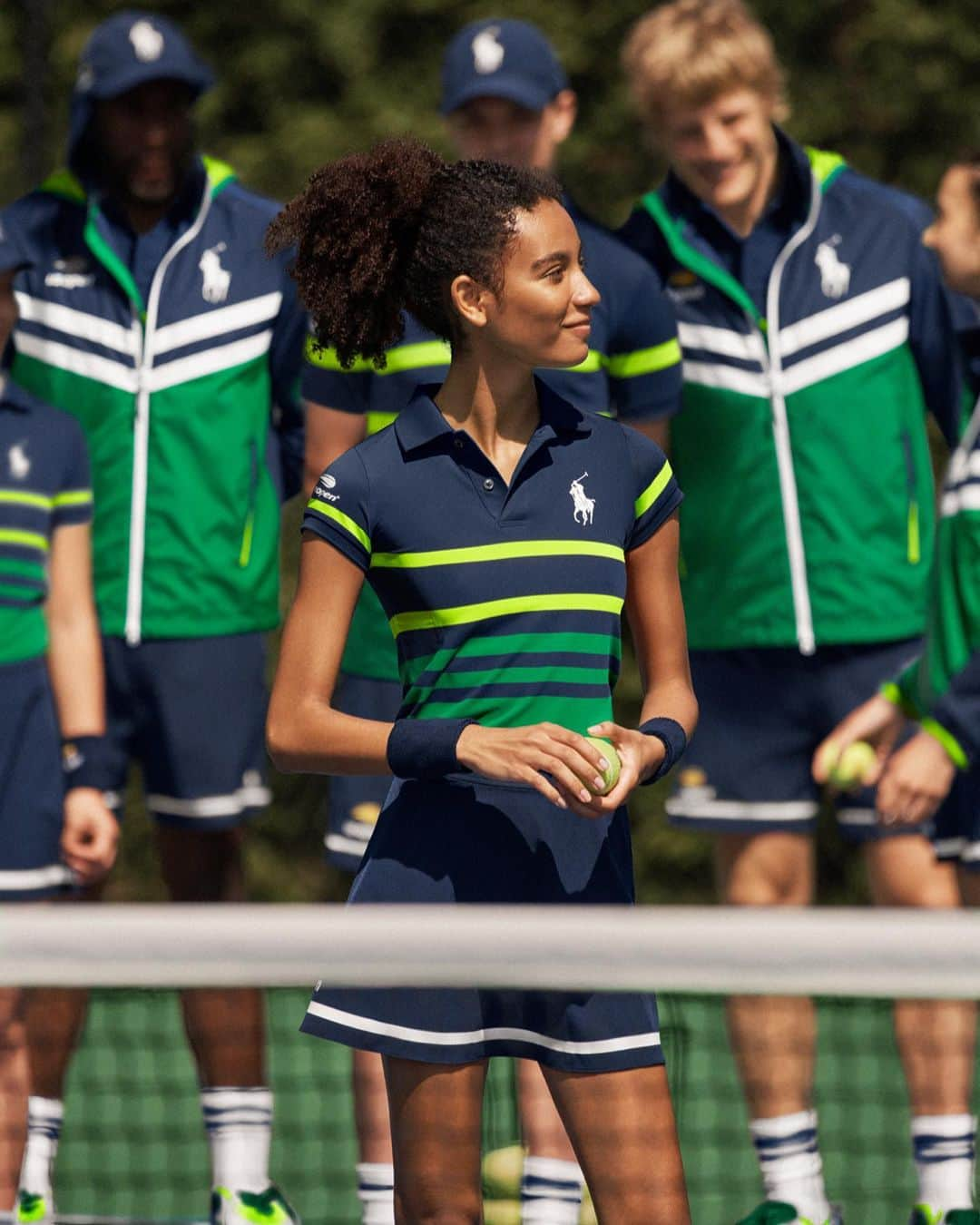 Polo Ralph Laurenさんのインスタグラム写真 - (Polo Ralph LaurenInstagram)「The optimistic and sporty spirit of the #USOpen is reflected in the eye-catching designs of this year’s official ball crew uniforms.   Learn more about our partnership and shop the look via the link in bio.   #RLTennis #PoloRalphLauren #PoloRLStyle」8月29日 1時04分 - poloralphlauren