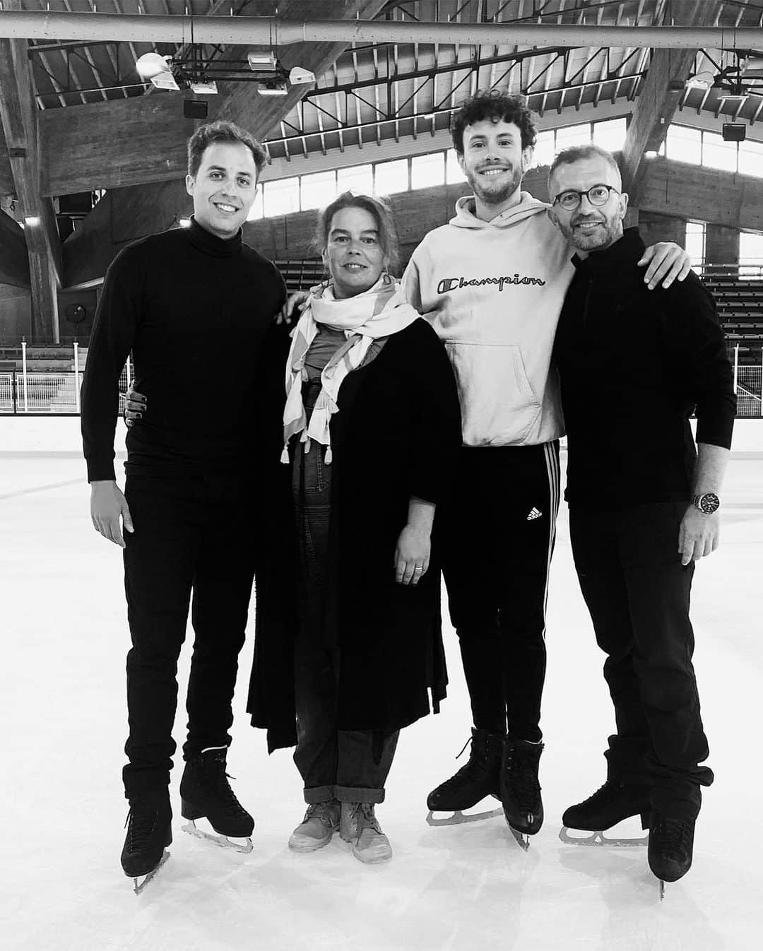 ルイ・トーロンのインスタグラム：「Un grand merci au club de Villard de Lans @vdlpatinage pour leur accueil.  Merci à @arribert_karine et @mahlc pour leur confiance et professionnalisme ! Beaucoup de choses très intéressantes pour ce début de saison !!!  À suivre ..」