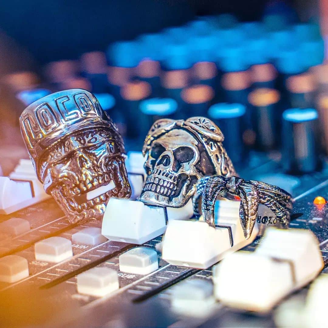 のインスタグラム：「The Loco Skull Ring, Cali Love Ring + Bandanna Ring are all pieces inspired by our roots - Los Angeles! We're stoked to be including these in our BOGO sale so you can all rep a big piece of what makes Han Cholo, Han Cholo! 🌃」