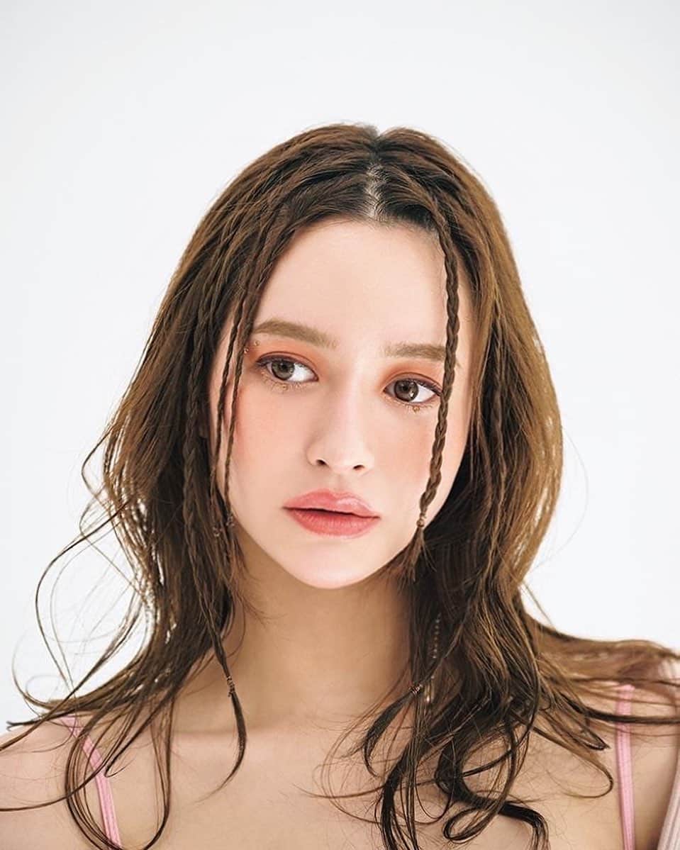野崎萌香のインスタグラム：「Howdy 🩵🩵🩵」