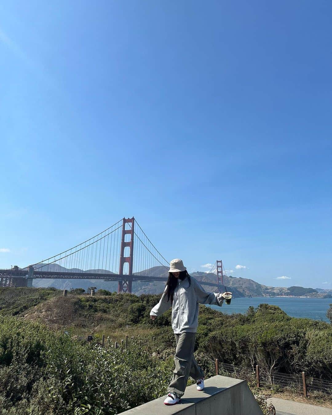 リサのインスタグラム：「Really happy to meet SF Blinks for the first time💓 sad I didn’t get to see Karl the fog this time tho」
