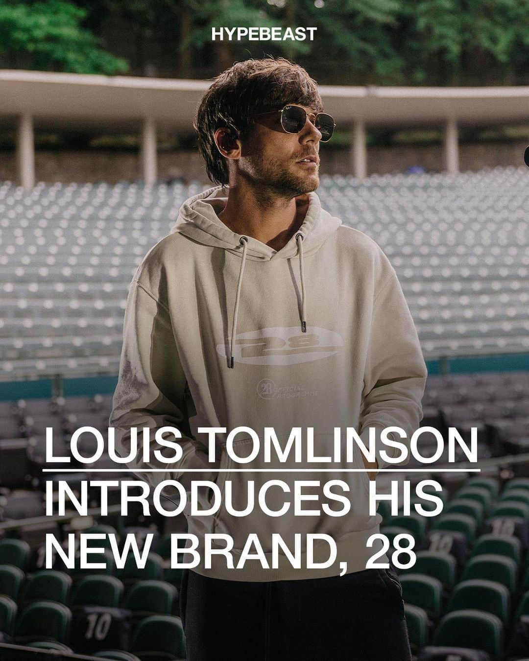 ルイ・トムリンソンのインスタグラム：「Many know @louist91 as a Doncaster lad-turned-pop-icon and part of era-defining boyband, One-Direction. But despite his superstar status, the 31-year-old has never lost touch with his relaxed Northern soul. It’s been central to everything he puts his mind to, from music to football… and now, his new clothing brand, 28.   28 is Tomlinson’s tribute to his humble beginnings in music, fashion, and sport, representing his Doncaster Rovers squad number and his lifetime devotion to the football club.   The brand idea came to him nearly a decade ago, taking a closer look at standard tour merchandise and finding missing pieces, feeling “a creative itch that I wanted to scratch.”   While concert apparel caterers to the general public, 28 allows his artistic talents to run wild. “That’s why 28 excites me. It’s something that can be a little bit more tailored, a little bit more stylized. I suppose it’s similar to songwriting… seeing how deep your imagination can go when creating clothes.”   Tomlinson sat down with Hypebeast to discuss all things @28clothing, his all-new streetwear label that embodies everything he has been, is, and will be.  Read the interview in full at hypebeast.com ⚽️   Photo: 28」