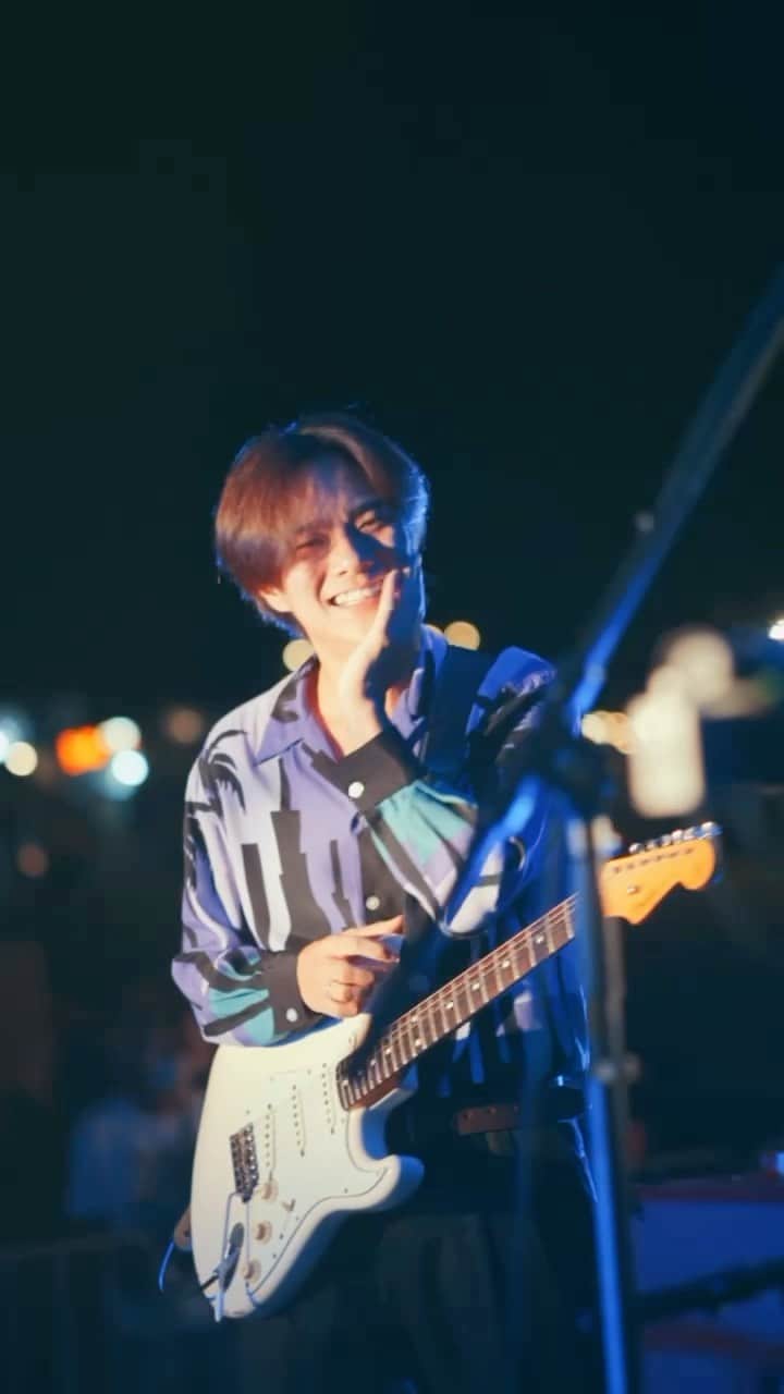 TAIKINGのインスタグラム：「@spaceshower_sweetloveshower   あらためてSWEET LOVE SHOWER 2023ありがとうございました！  当日の様子を少しだけ...🎸🎸  次は10月の対バンツアーで遊ぼうね‼︎🕺🏾  ｢TAIKING TOUR｢Hangout｣』  <東京公演> 10/13(Fri) SHIBUYA CLUB QUATTRO Guest Artist：yonawo   <福岡公演> 10/20(Fri) 福岡DRUM Be-1 Guest Artist：Deep Sea Diving Club   <大阪公演> 10/22(Sun) 梅田Shangri-la Guest Artist：Cody・Lee(李)   🎫チケット先行受付🎫 eplus.jp/taiking/  #ラブシャ #sweetloveshower」