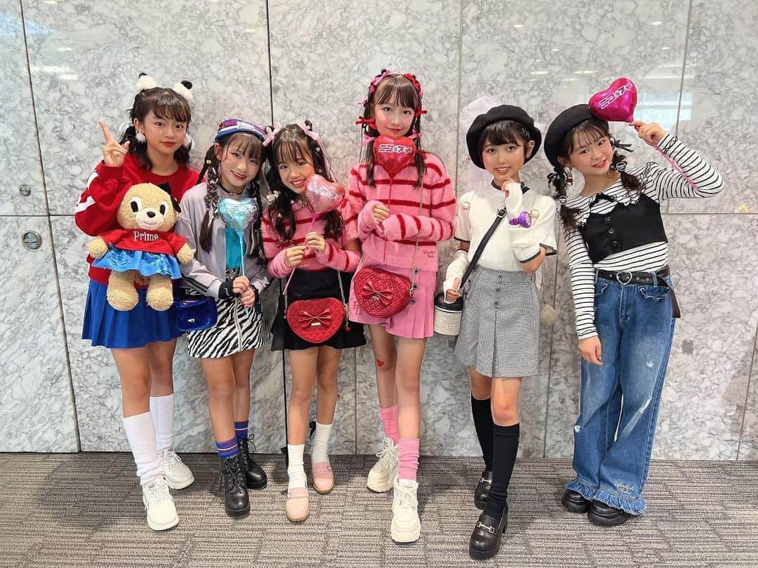 byLOVEiTさんのインスタグラム写真 - (byLOVEiTInstagram)「🐻ニコ☆フェス♡🐰  「ニコ☆フェス」に集合したバイラビインスタガール♡ Rioちゃんラビ子のお揃いコーデにも注目❣️  @rios.mam  @niina0831  @non_no11.02  @12liliyliliy12  @hinasan2012  @hinatanboh   🐻🐰🍒  #byloveit #バイラビット  #小学生女子 #小学生コーデ #小学生ファッション  #小学生ママと繋がりたい #キッズコーデ女の子 #こどもふく  #js6 #js5 #js4 #js3 #js2 #js1 #160cm #150cm #140cm #130cm #120cm #うめだ阪急　#博多阪急  #ナルミヤオンライン  #ニコプチ #ニコプチキッズ  #キッズファッション #キッズファッション女の子  #キッズファッションショー   @narumiyaonline_official @nicopuchi_official」8月29日 13時31分 - byloveit_official