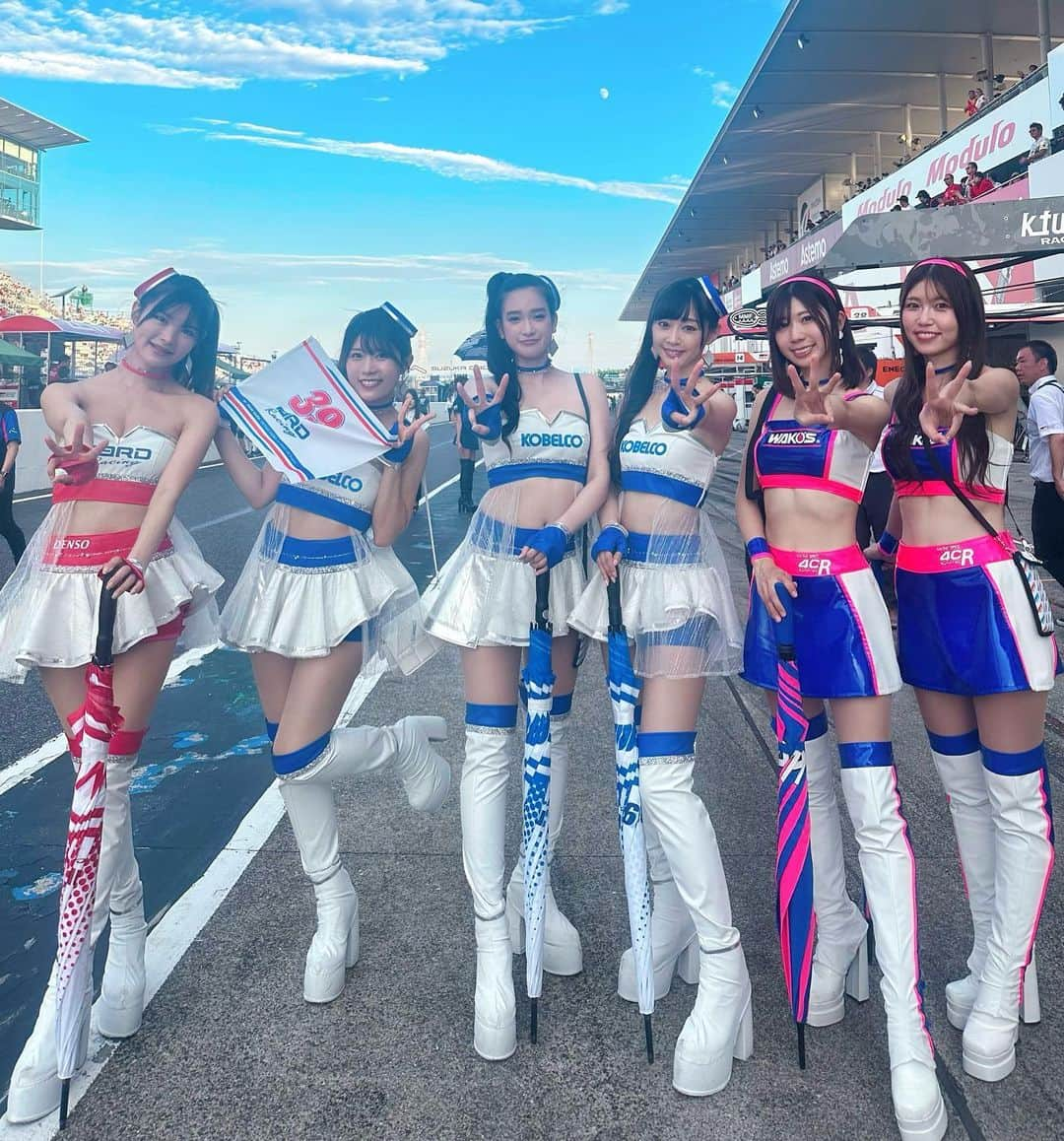 宮瀬七海のインスタグラム：「SUPERGT第5戦鈴鹿 TGR TEAM SARD2位表彰台☺️👏✨✨  ファンミーティングで言ってくれた通りの かっこいい走りでしたよね！！！  応援は力になりますっ☺️✨✨✨ 一緒にSARDを応援して下さった皆さんと この瞬間を喜べて嬉しかったです！！！ 本当にありがとうございました💙❤️  . . #TGRTEAMSARD #表彰台 #2位 #🥈 #鈴鹿サーキット  #SUPERGT #スーパーgt  #レースクイーン #KOBELCO #KOBELCOGIRLS #sardracing」