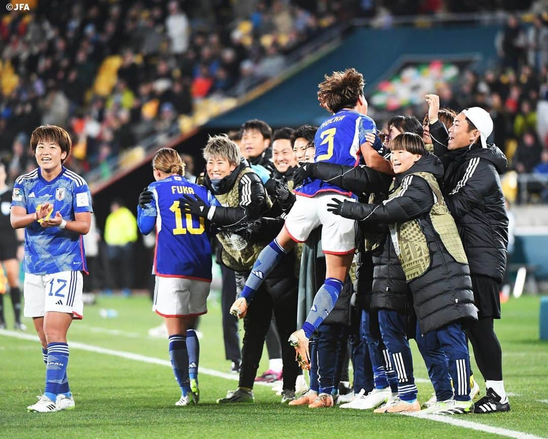 日本サッカー協会さんのインスタグラム写真 - (日本サッカー協会Instagram)「. 🏆写真で振り返る ワールドカップ📸  みんなで戦い掴み取った歓喜の瞬間⚽✨  Here is the moment of joy that everyone fought and grabbed together.  #BEYOURBESTSELF #最高の自分であれ #FIFAWWC #JPN #なでしこジャパン #なでニコ #夢への勇気を #jfa #daihyo #nadeshiko #サッカー日本代表 #サッカー #soccer #football #⚽ #女子サッカー #womenfootball #womensfootball #womensoccer #womenssoccer」8月29日 12時08分 - japanfootballassociation