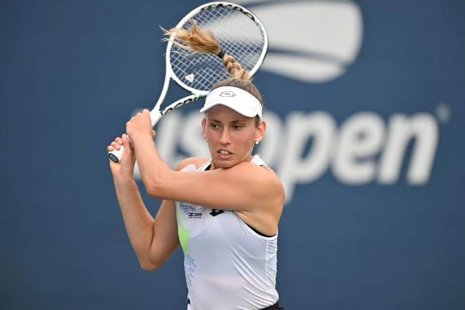 エリーゼ・メルテンスさんのインスタグラム写真 - (エリーゼ・メルテンスInstagram)「1️⃣st round rollercoater ride 🎢 3️⃣ match points saved and into the 2nd round!  #usopen」8月29日 12時23分 - mertenselise