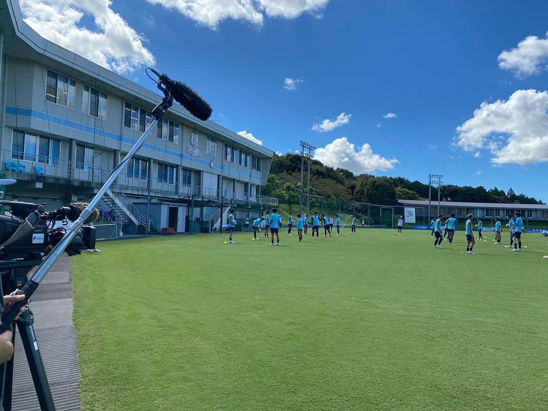 太田吉彰さんのインスタグラム写真 - (太田吉彰Instagram)「ジュビロ磐田　大久保グラウンド  練習取材⚽️  引退後、久しぶりに大久保グラウンドにきました❗️  今週のSBSテレビみなスポで放送予定です😊　  監督、選手、スタッフ、関係者の皆様 ありがとうございました‼️  #ジュビロ磐田 #大久保グラウンド #SBS  #静岡放送　#みなスポ」8月29日 12時34分 - yoshiakiohta09