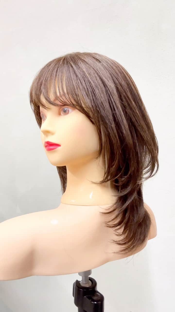 鶴谷和俊のインスタグラム：「ハイレイヤー💇‍♀️  #レイヤーカット #ハイレイヤー #レイヤーカット #前髪カット #おくれ毛 #おくれ毛カット #ヘアアレンジ #ヘアアイロン #カールアイロン #スクエアバー #ヘアカット #カット #髪型 #bob #hair  #hairstyle #hairstyles #hairstyleideas #hairstylest #hairstyleoftheday #hairstyle #hairstylevideo #hairstyletutorial #hairstyles_ideas.」