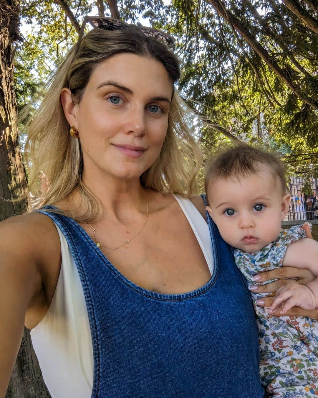 Ashley Jamesさんのインスタグラム写真 - (Ashley JamesInstagram)「Hello, I just want to check in. We're on a family European road trip. We dreamt about travelling during Tommy's paternity leave with Alfie, but it ended up being lockdown. So anyway, here we are now.   I've got so much to catch you all up on, but let me begin by saying Bruges is beautiful. So so beautiful. A little stressful with two babies - we spend most of the time saying how my h we can't wait to come back on our own as it's so romantic, but I'm so happy to be here creating memories with the littles.   We had an awful experience though. I can't stop thinking about it, and I've not really known whether to share it or not. I still don't know. I haven't been able to stop thinking about it. I still don't know.   TW: Death.  A man died in our hotel. Tommy and Alf went out in the morning and left Ada and I in our room. Our room was about 10 steps up some stairs and at the bottom of the stairs was another room.   I went downstairs and there was a man getting CPR at the bottom. I ran back up but I heard everything. I won't go into details, but I'm sure you can imagine it wasn't a nice thing to hear and witness. I feel so sorry for all his loved ones.  Tommy couldn't get into the hotel and I couldn't get out of the room, and for a split second Tommy thought it could have been Ada or I as I'd misplaced my phone.   Anyway, it is Definitely a reminder of how precious life is. How we shouldn't go to bed angry with people we love. Of how short life can be. It keeps replaying in my mind.   And also, wow, paramedics are just heroes aren't they. ❤️  For now I guess I just want to say, life is too short to not be doing that thing you want to do... hug your loved ones. And try not to go to bed upset with anyone. 🙏❤️」8月29日 4時45分 - ashleylouisejames