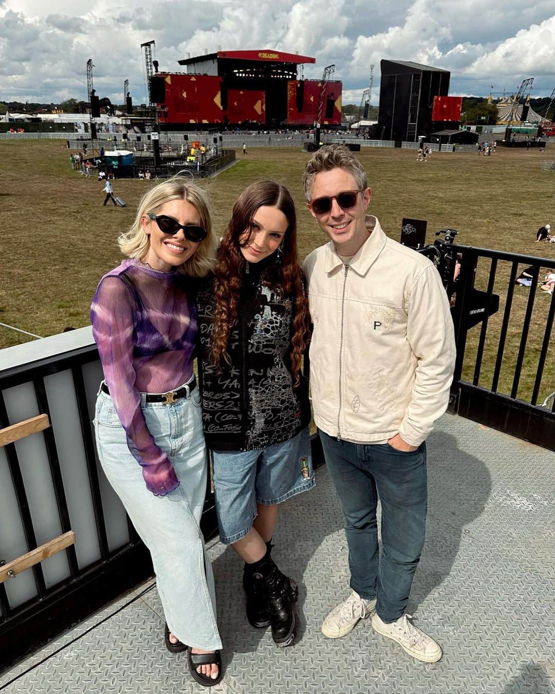Mollie Kingさんのインスタグラム写真 - (Mollie KingInstagram)「Reading festival round up…  1. Watching @the1975 … missed them at Big Weekend, had to be done here!  2. She always shines, @hollyhumberstone  3. Long overdue bestie catch ups. We even went for a swim before the festival 😂  4. Obsessed with these @majeparis loafers, can you tell?  5. On air Concentration  6. Radio 1 travel studio ❤️ 7. Festival feels」8月29日 5時08分 - mollieking