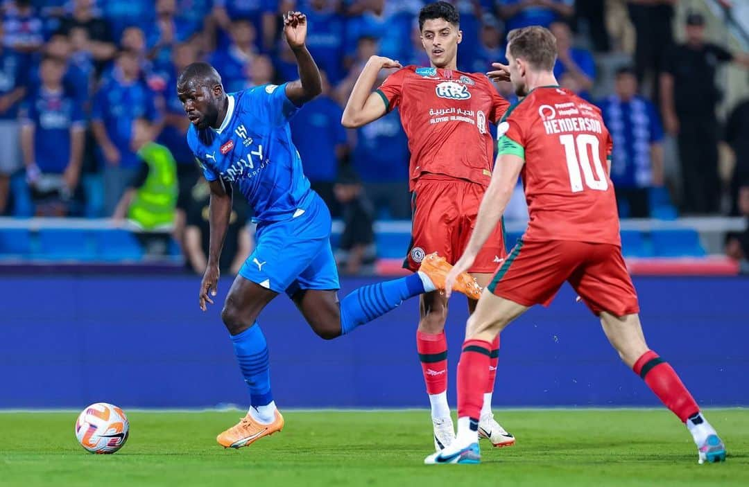 カリドゥ・クリバリさんのインスタグラム写真 - (カリドゥ・クリバリInstagram)「Win and clean sheet: keep it up 💪🏿  #AlHilal_Ettifaq 2-0 #RoshnSaudiLeague 💙 #KK」8月29日 5時32分 - kkoulibaly26