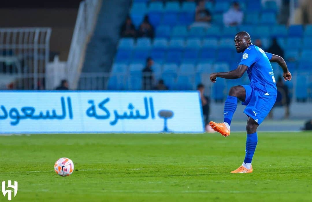 カリドゥ・クリバリさんのインスタグラム写真 - (カリドゥ・クリバリInstagram)「Win and clean sheet: keep it up 💪🏿  #AlHilal_Ettifaq 2-0 #RoshnSaudiLeague 💙 #KK」8月29日 5時32分 - kkoulibaly26