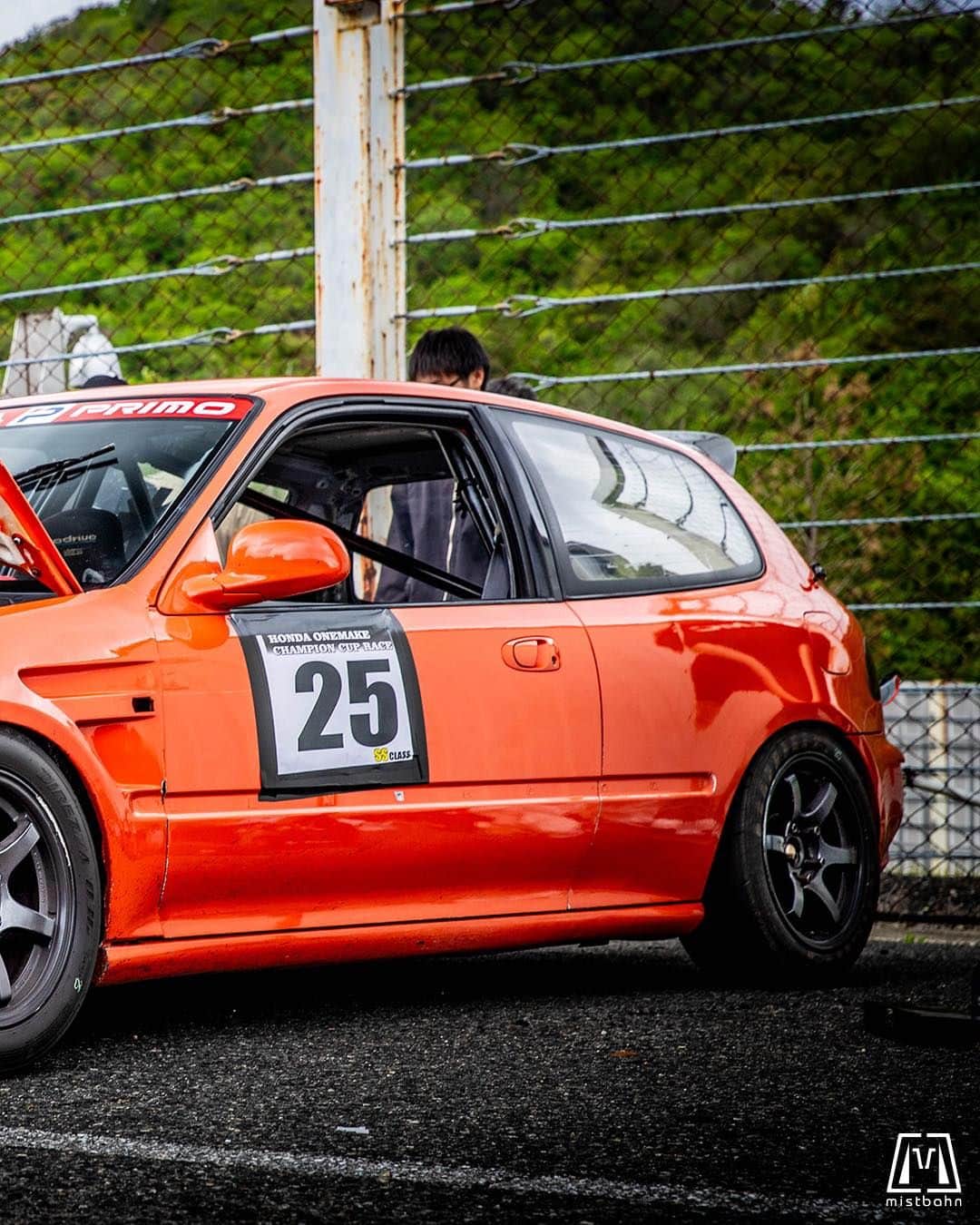 mistbahnさんのインスタグラム写真 - (mistbahnInstagram)「_ Honda EG6 CIVIC SiR _ 🚗: @minmin_eg6 📷: @mistbahn _ Shot on May-6 2023 🏁 "HONDA ONEMAKE CHAMPION CUP RACE 2022 Rd.2" organized by @zerofighterautocustom Central Circuit (Hyogo, Japan) _ JP) 2023年5月6日 セントラルサーキット、ゼロファイターさん( @zerofighterautocustom )主催「HONDA ONEMAKE CHAMPION CUP RACE 2022 Rd.2」で撮影。 _ #hondaonemakechampioncuprace #hondaonemake #zerofighterautocustom #ホンダワンメイクチャンピオンカップレース #ホンダワンメイク #zerofighter #ゼロファイター #centralcircuit #セントラルサーキット #honda #civic #hondacivic #ホンダシビック #シビック #eg6 #eg #egcivic #bseries #kanjo #kanjostyle #kanjoracer #kanjozoku #timeattack #timeattackjapan #hondasontrack #exedy #hondaprimo」8月29日 5時45分 - mistbahn