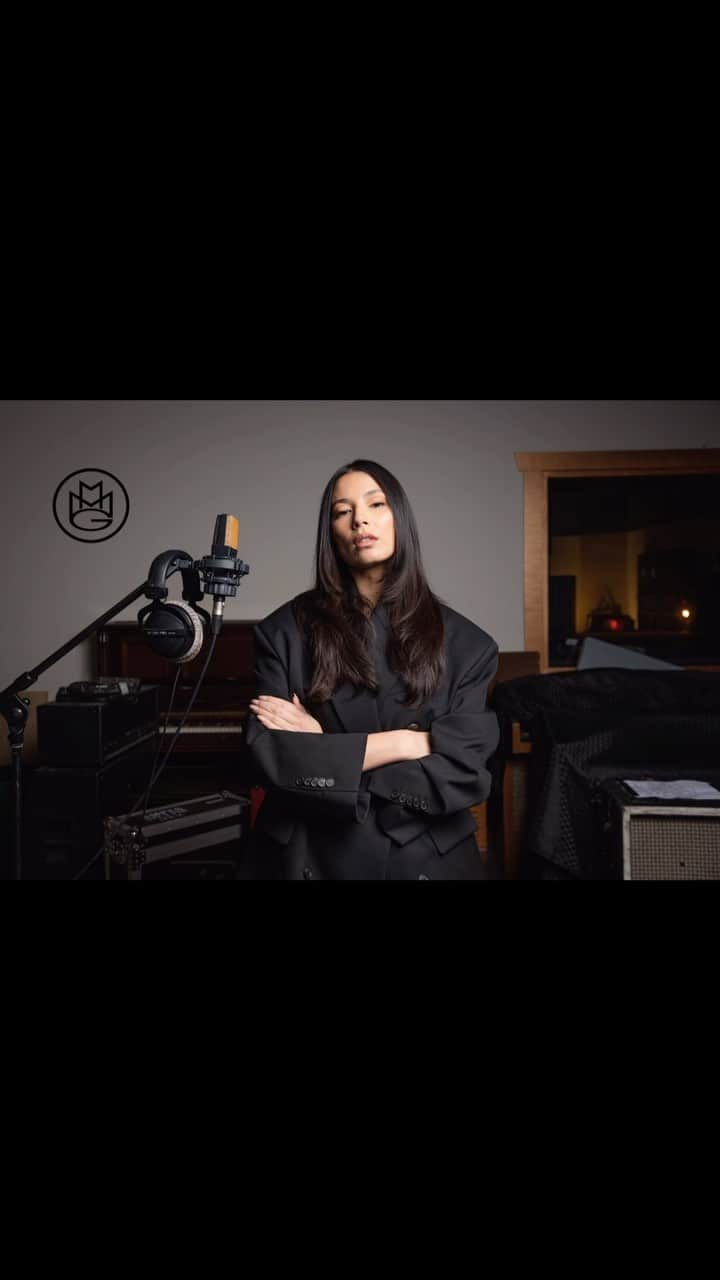 リック・ロスのインスタグラム：「Have you ever wondered who is THE VOICE behind the infamous Maybach Music tag?  Let me introduce you to the talented Jessica Gomes.  Everybody, go follow @iamjessicagomes , and when you see her somewhere on her boss travels, share an @officialbelaire toast with her , and say “Mmmmmmmaybach Music!” - #LLBB #MMG」