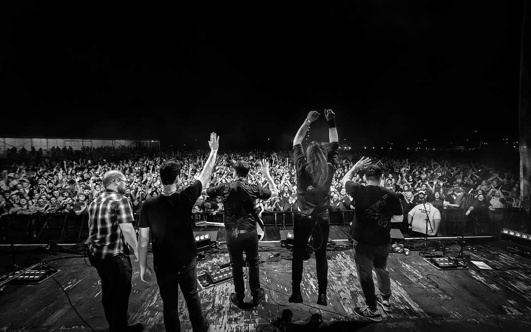 Jimmy Eat Worldさんのインスタグラム写真 - (Jimmy Eat WorldInstagram)「The #AmplifiedEchoesTour has come to a close. Thanks to everyone who came out to the shows!!!🤘  Photos by @eddie24d」8月29日 6時29分 - jimmyeatworld