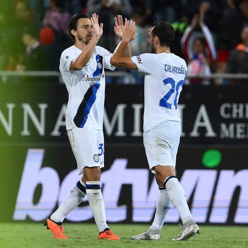 マッテオ・ダルミアンのインスタグラム：「Another win 🖤💙  #inter #forzainter #cagliariinter #seriea」