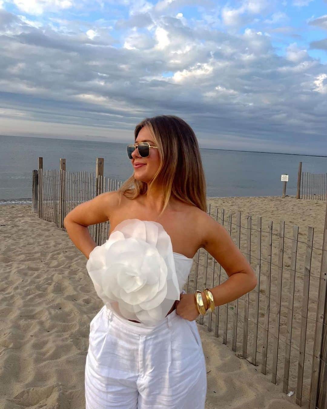 シンシア ローリーのインスタグラム：「Bringing out all of our white before labor day」