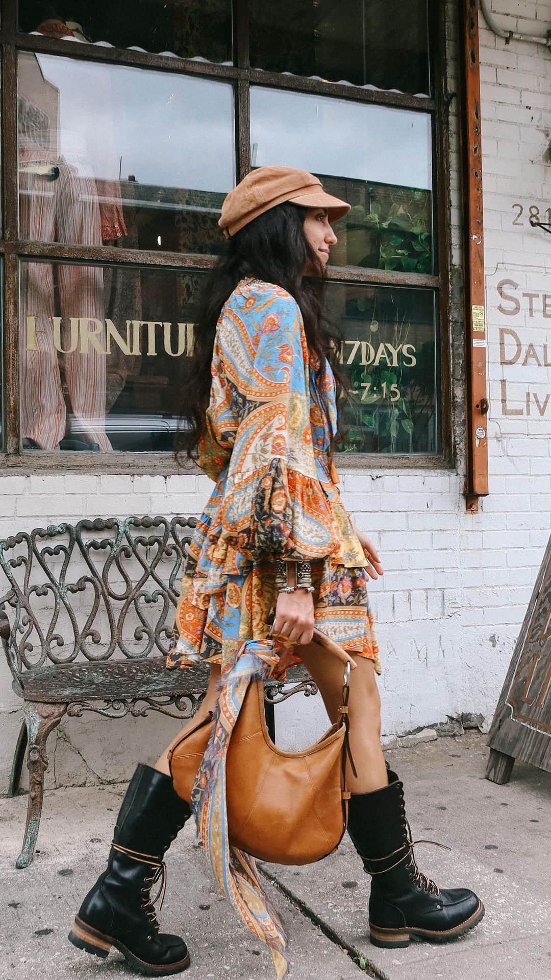 SPELLのインスタグラム：「A day spent thrifting in New York with @amandasanft_ ❣️ stay tuned to discover her hidden gems + top tips when shopping for vintage 💌」