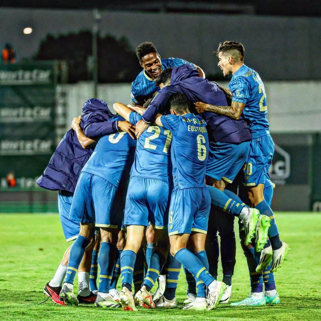 ヴェンデウ・ナシメント・ボルジェスのインスタグラム：「A @fcporto  +3pontos importantes  🙏🏾🐉💙⚽️💪🏾 Grato s Jesus Cristo!」