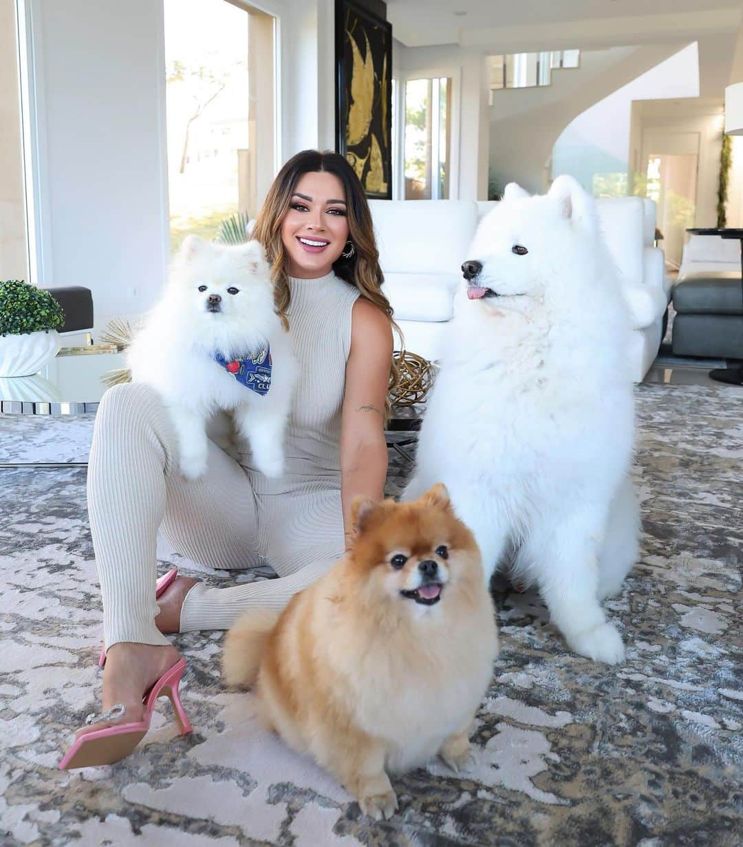 Juliana Salimeniのインスタグラム：「Surra de beleza com esses serumaninhos na sua timeline 😍🐶」