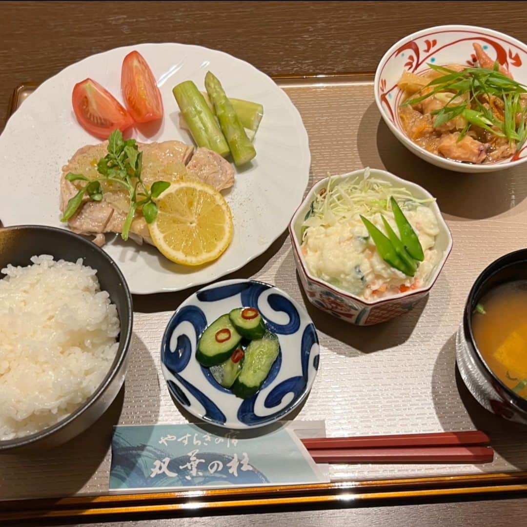 おのださんのインスタグラム写真 - (おのだInstagram)「どうも、おのだです。  昨日動画を公開しましたが、福島に2泊3日旅行してきました！  これまで新幹線や特急電車で福島に行ってましたが、今回はマイカーのテスラで行きました。  人が住めるようになった双葉町を案内してもらったり、福島の企業に訪問して、改めて移住する環境が整っているなと感じました。  あぶくま洞の中は、とても涼しく真夏なのに、11度と快適でした✨  実際に現地に足を運んで感じることをも多いので、ぜひ福島県を訪れてみてください！  #福島 #双葉町 #おのだ」8月29日 7時16分 - mr.onoda