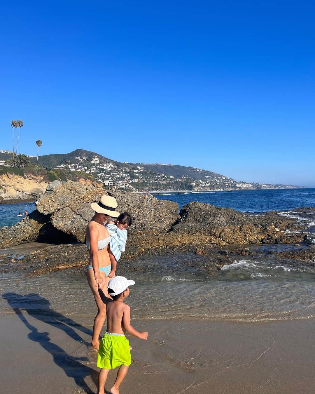 グンミ のインスタグラム：「우주 별이 한 살 더 먹었다고 엄청 잘 노네🏖️」