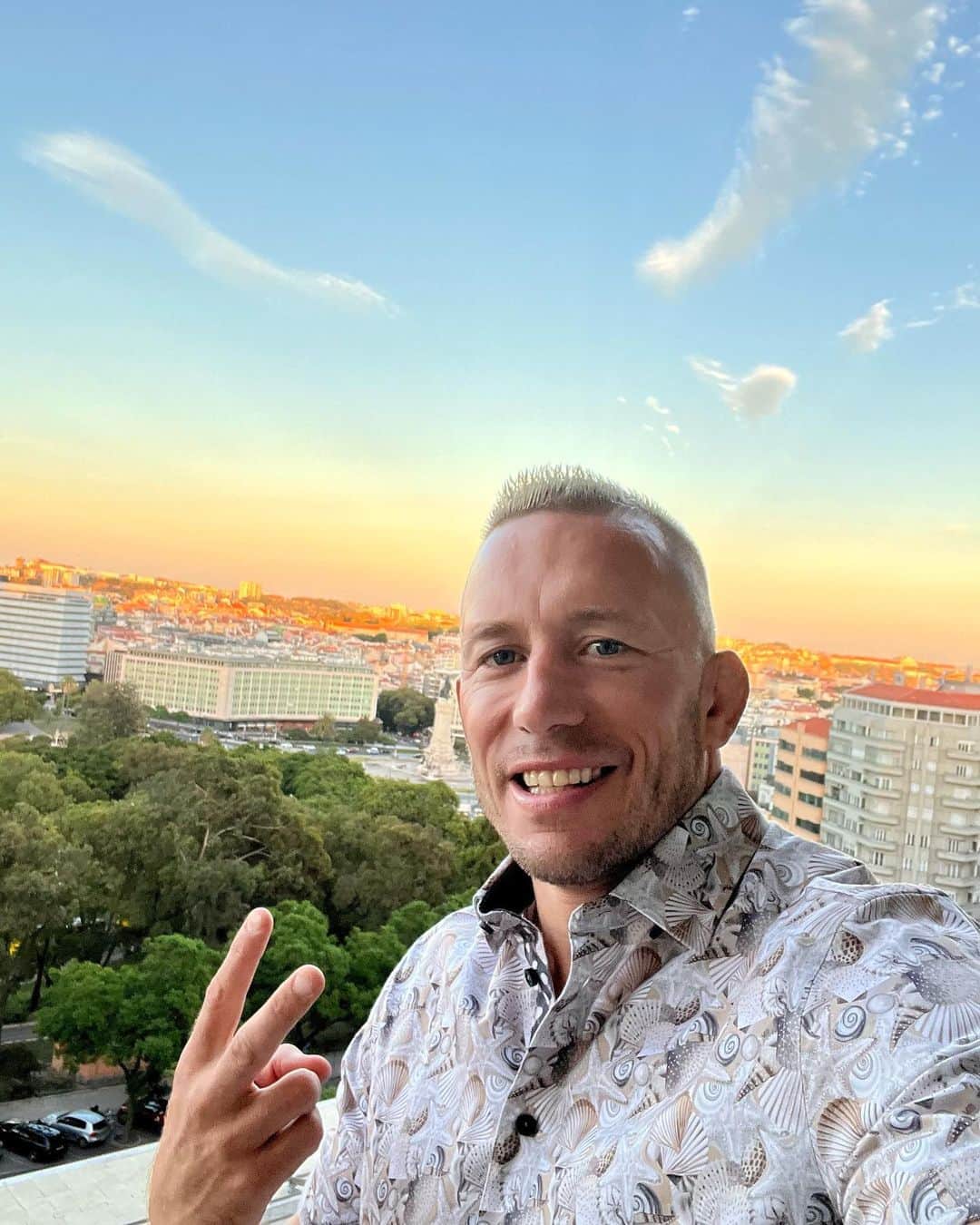 ジョルジュ・サンピエールのインスタグラム：「Another day, another city!」