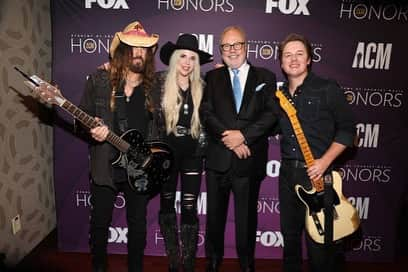 ビリー・レイ・サイラスのインスタグラム：「Honoring the legendary Charlie Daniels @acmawards @thecharliedanielsband your great music lives on!   📸 @scottyadkins」