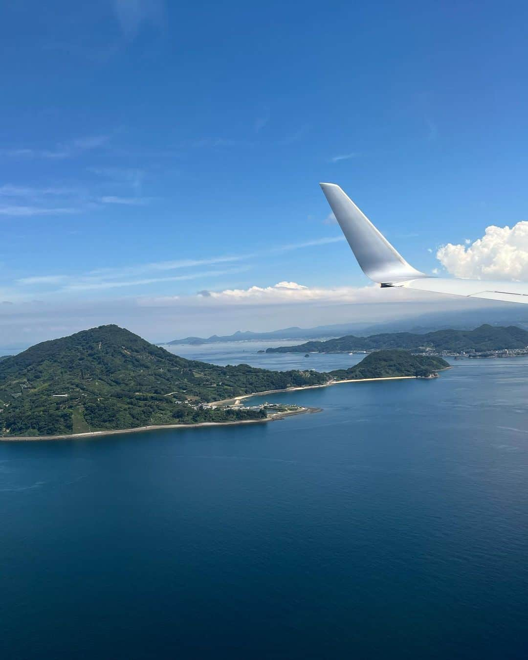 高木豊さんのインスタグラム写真 - (高木豊Instagram)「空港に着いたらみかんジュースのタワーがお出迎え！  松山と言えばアサヒの鍋焼きうどん！^_^  そして夜は豊満コンビの トークショー！  無事終えてホッとしたよ^_^  #いんすたばえ #暑い #松山市 #愛媛県 #トークショー #鍋焼きうどん #みかんジュース #YouTube #高木豊 #妻の実家」8月29日 13時47分 - takagi.1022