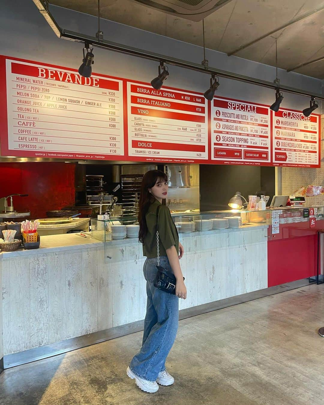 エブラヒミ椎菜さんのインスタグラム写真 - (エブラヒミ椎菜Instagram)「me again👀  Jacket: @cielair  Pants: @hm  Bag&Necklace: @zara  Shoes: @filausa   #ジャケットコーデ #デニムコーデ #デニムパンツ #ジーンズ #ジーンズコーデ #instagram #instagood #instalike #ootd #좋아요그램 #좋아요반사 #좋아요테러 #좋반 #오오티디룩#いいね返し #단발머리 #미용실 #데일리룩 #머리스타그램 #좋아요폭탄 #팔로우미 #셀카 #셀끼꾼 #01년#01」8月29日 13時44分 - sheena.621