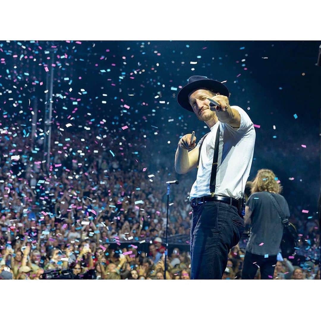 The Lumineersのインスタグラム：「Sick photos by @petesouza from the other night in Milwaukee! See you tomorrow in Somerset Wisconsin!」