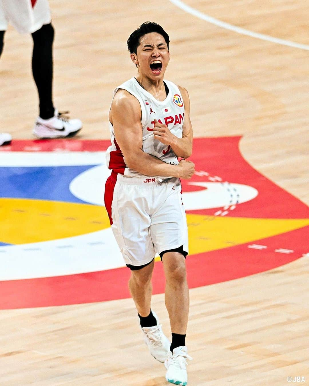 B.LEAGUEさんのインスタグラム写真 - (B.LEAGUEInstagram)「📸📸📸 🏆#FIBAWC｜日本🇯🇵 vs フィンランド🇫🇮  次戦は本日29日(火)20:10- vsオーストラリア🇦🇺  🏆FIBAバスケットボールワールドカップ2023 【最終スコア】 日本🇯🇵 98-88 🇫🇮フィンランド  #AkatsukiJapan #日本一丸 #Bリーグ」8月29日 8時35分 - b.league_official