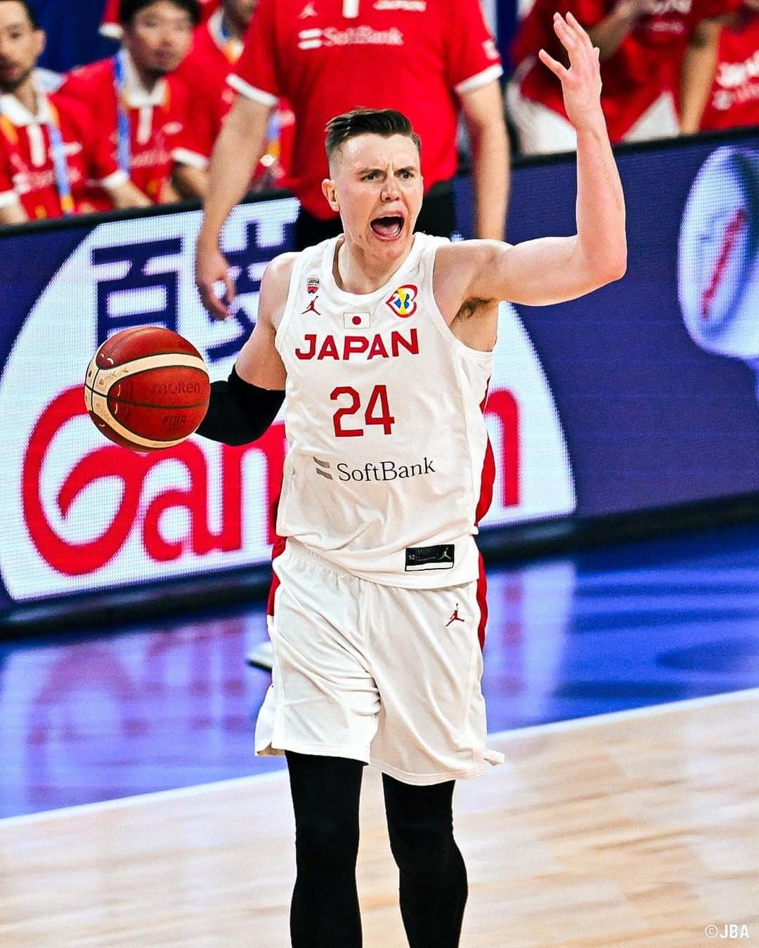 B.LEAGUEさんのインスタグラム写真 - (B.LEAGUEInstagram)「📸📸📸 🏆#FIBAWC｜日本🇯🇵 vs フィンランド🇫🇮  次戦は本日29日(火)20:10- vsオーストラリア🇦🇺  🏆FIBAバスケットボールワールドカップ2023 【最終スコア】 日本🇯🇵 98-88 🇫🇮フィンランド  #AkatsukiJapan #日本一丸 #Bリーグ」8月29日 8時35分 - b.league_official